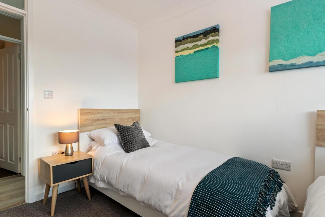 25 Coedrath Park - Sea Views From Balcony, Short Walk To Beach, Parking サンダースフット エクステリア 写真